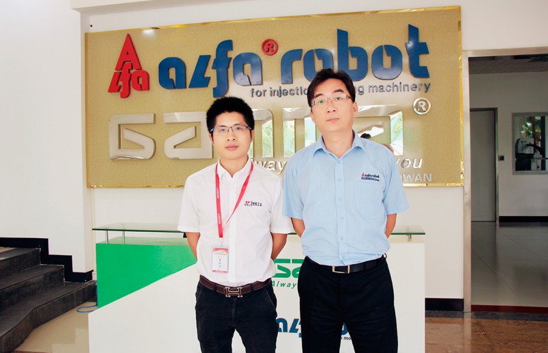 艾爾發(fā)副總經(jīng)理張景棠(右)