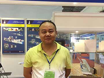 嘉好：仿木紋地板擠出生產(chǎn)線獨領(lǐng)風騷