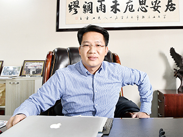 奧德：?jiǎn)我粶乜刂杏芯?xì)乾坤